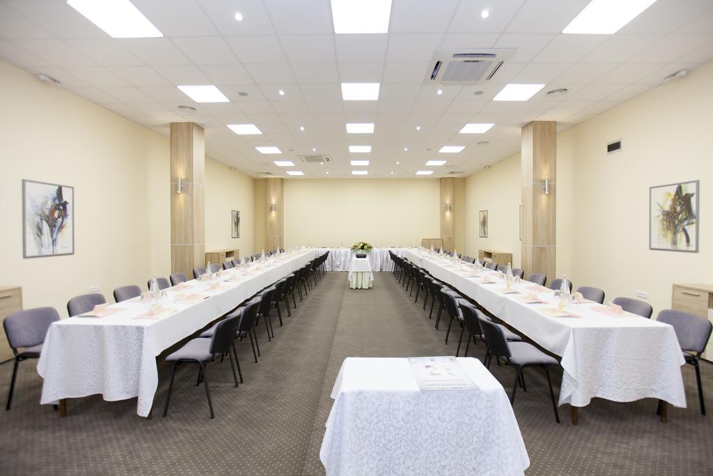 Hotel Srbija 브르사츠 외부 사진