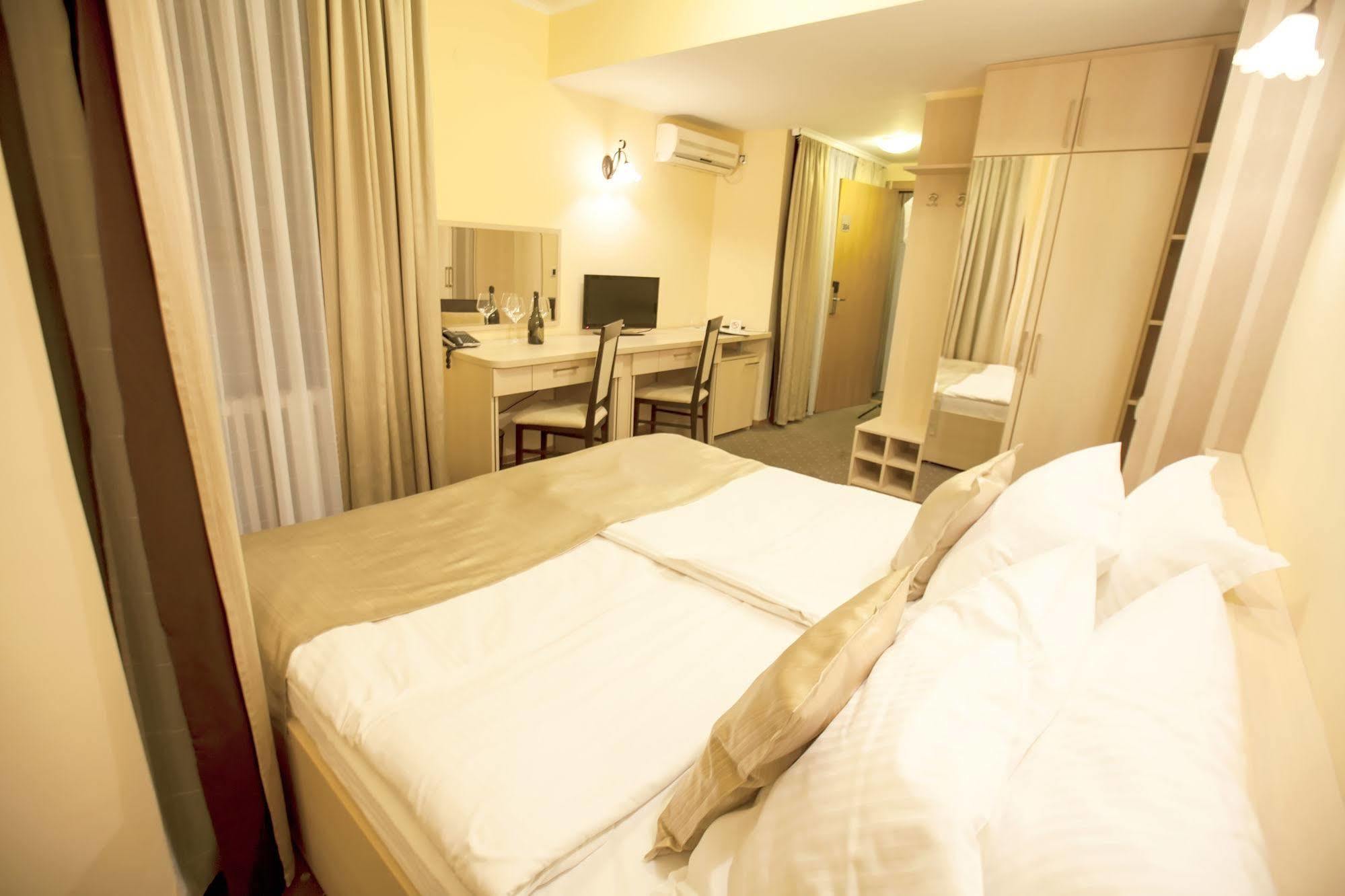 Hotel Srbija 브르사츠 외부 사진