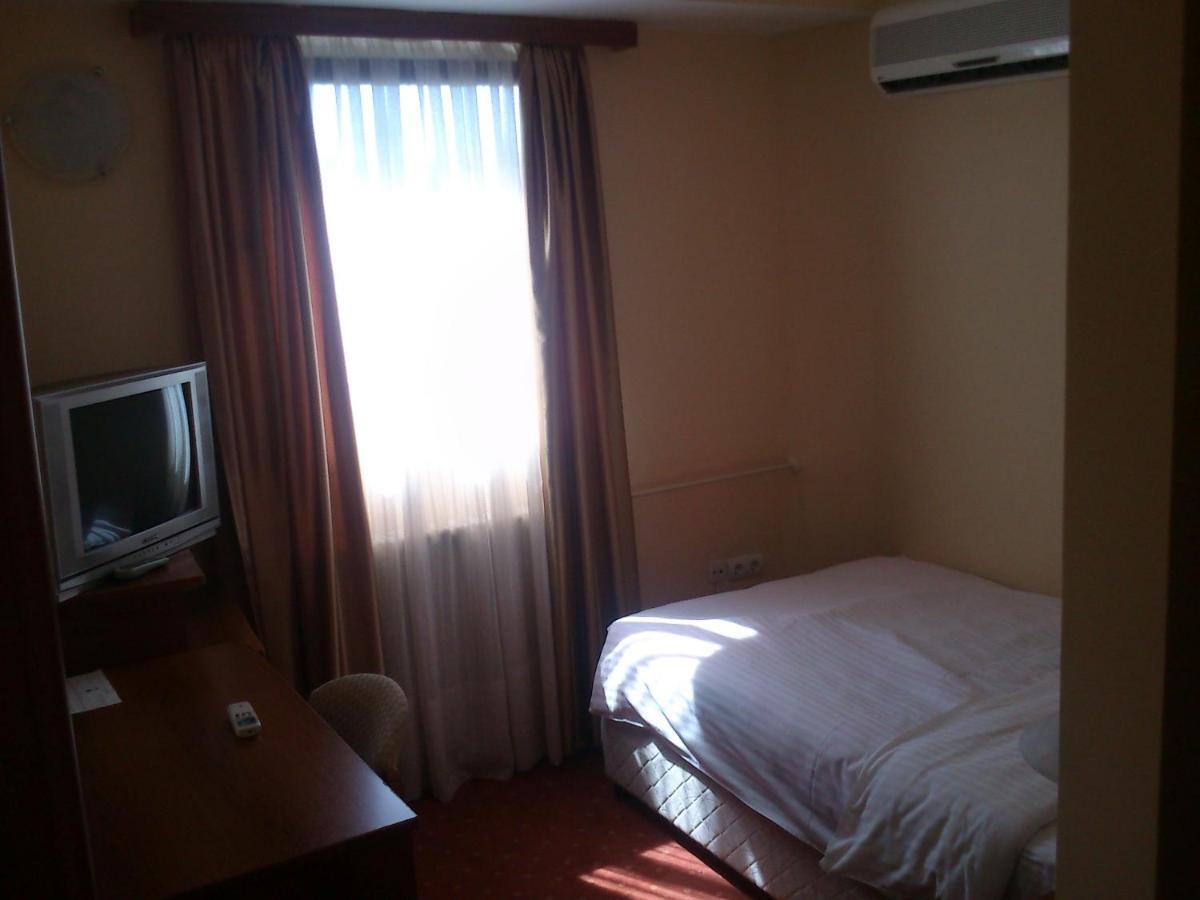 Hotel Srbija 브르사츠 외부 사진
