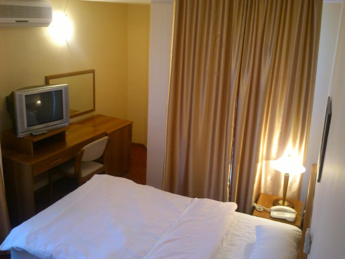 Hotel Srbija 브르사츠 외부 사진
