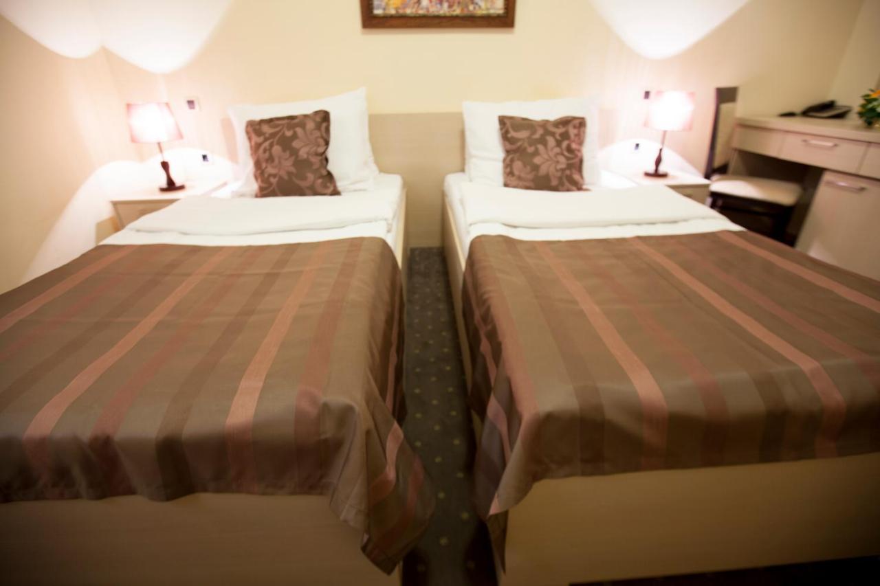 Hotel Srbija 브르사츠 외부 사진