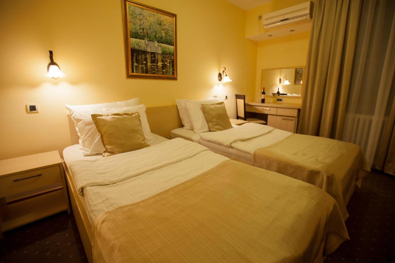 Hotel Srbija 브르사츠 외부 사진